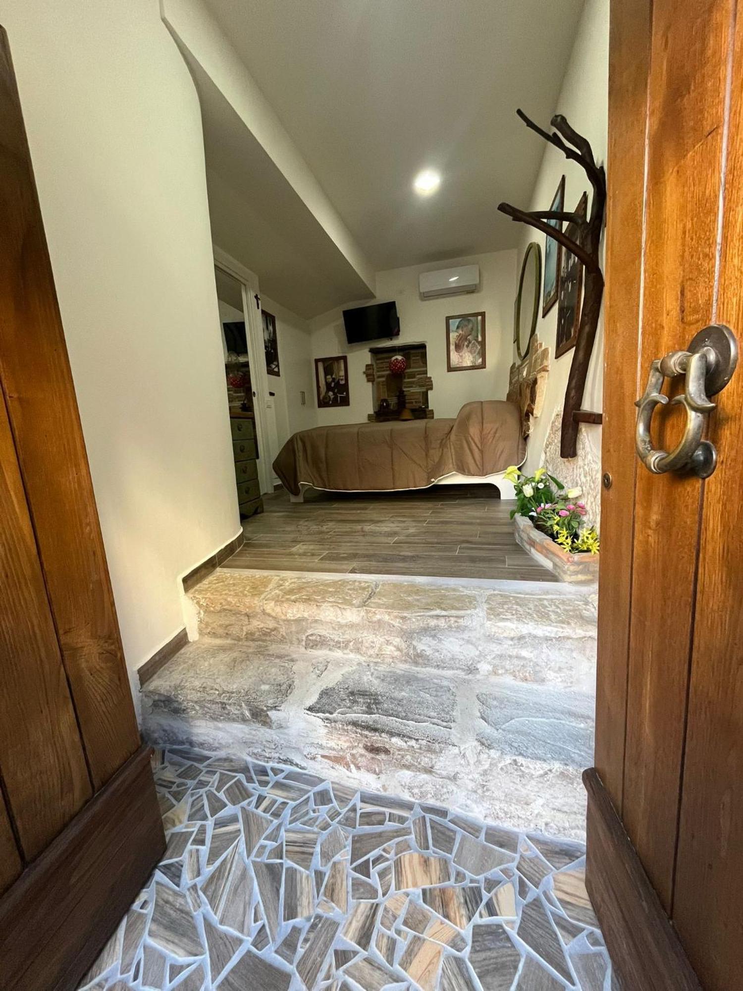 Dimora Forgione B&B - ปิเอเตรลชินา ภายนอก รูปภาพ